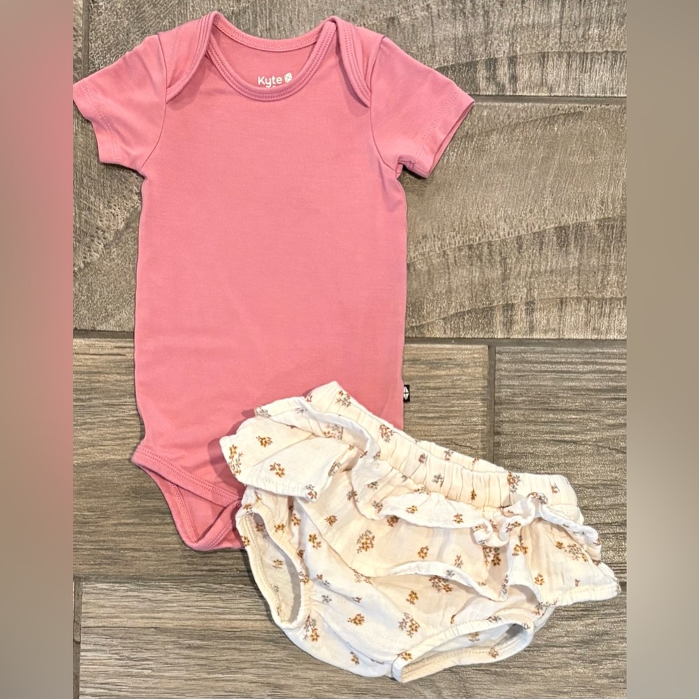 Kyte BABY Pink Bodysuit & Little Planet Ruffle Bloomers
